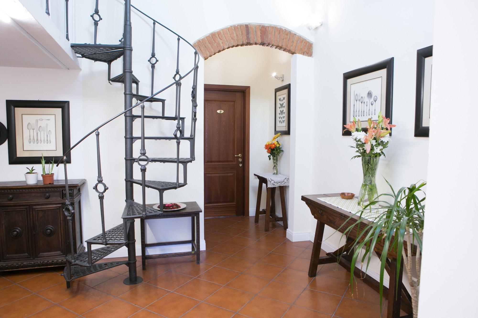 Giuliani Home 2