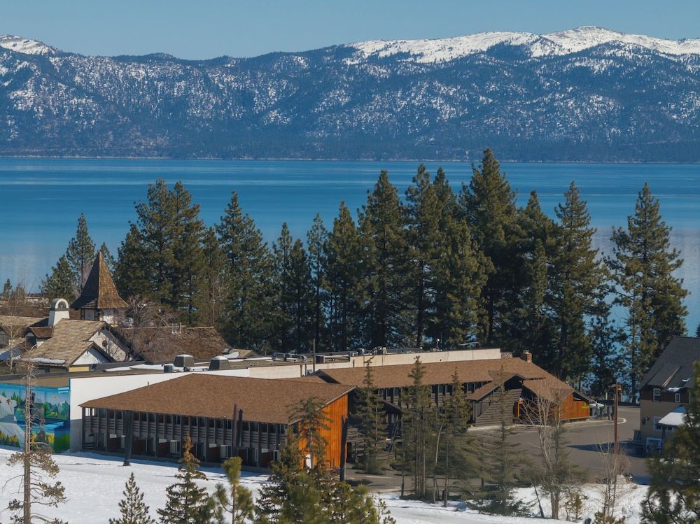 evo Hotel Tahoe City 1