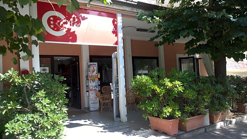 Hotel Canasta 1
