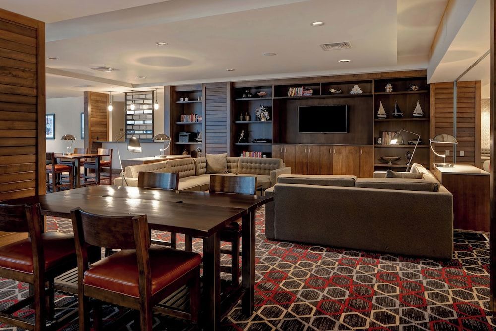 Four Points by Sheraton Peoria 2