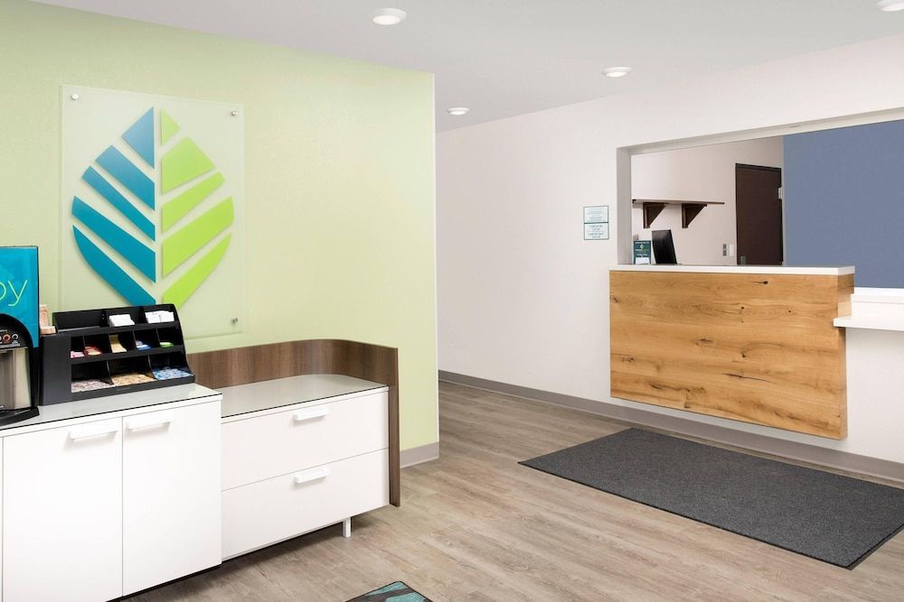 WoodSpring Suites Chicago Tinley Park 2