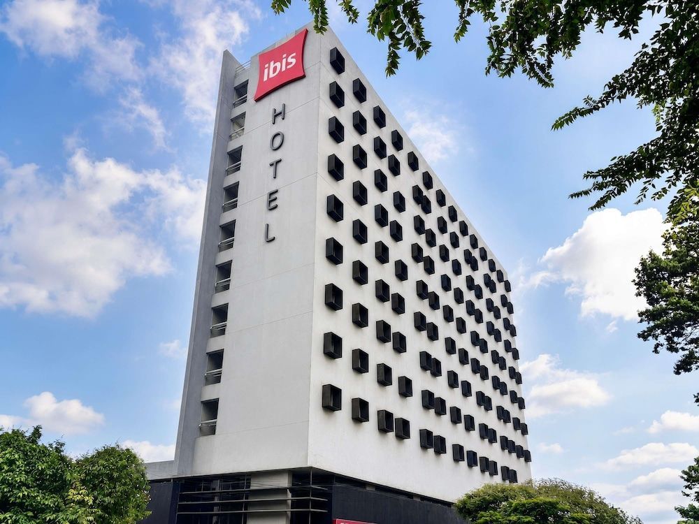 Hotel Ibis Cali Granada 1