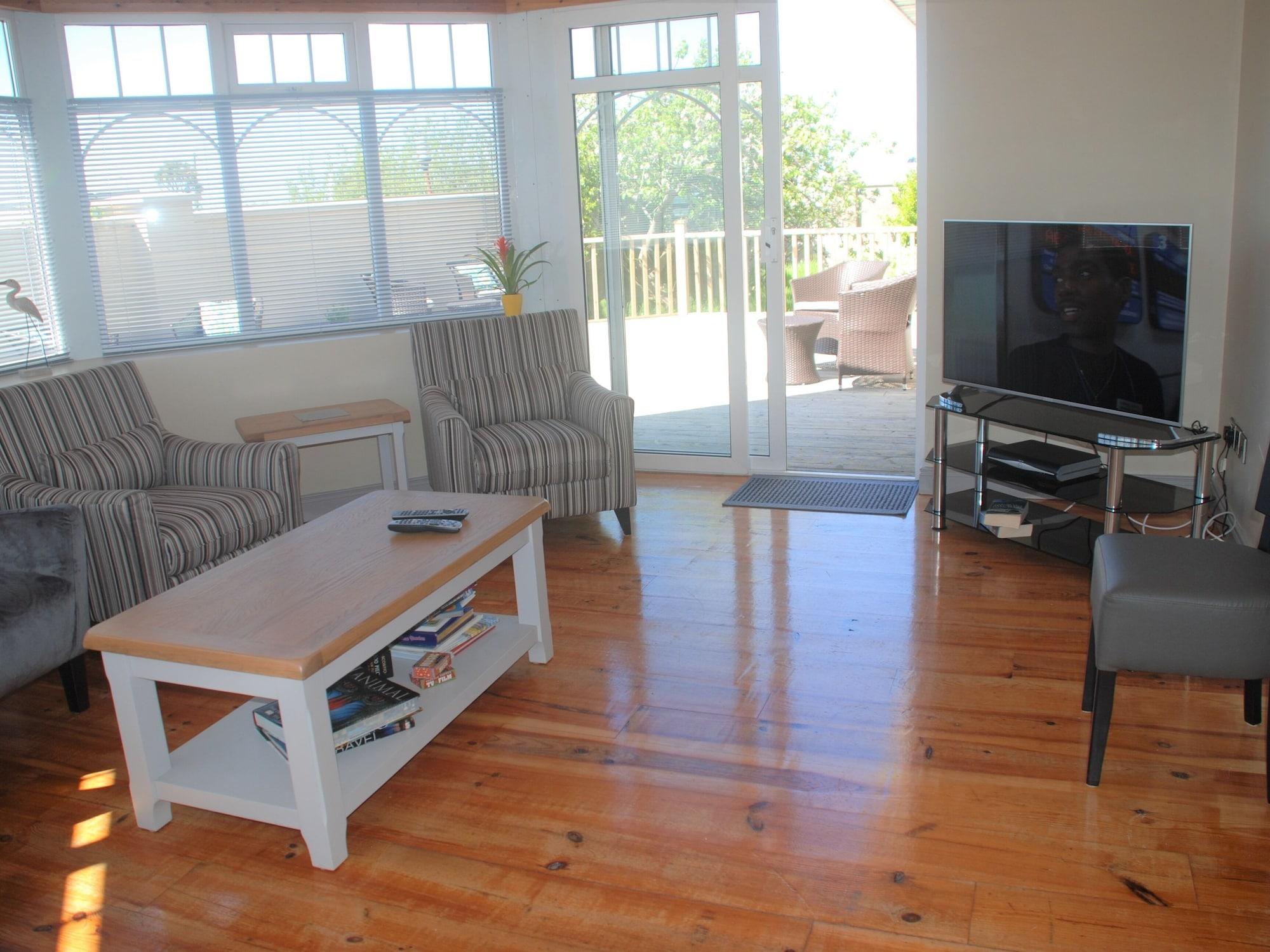 Tuskar House by the Sea 2