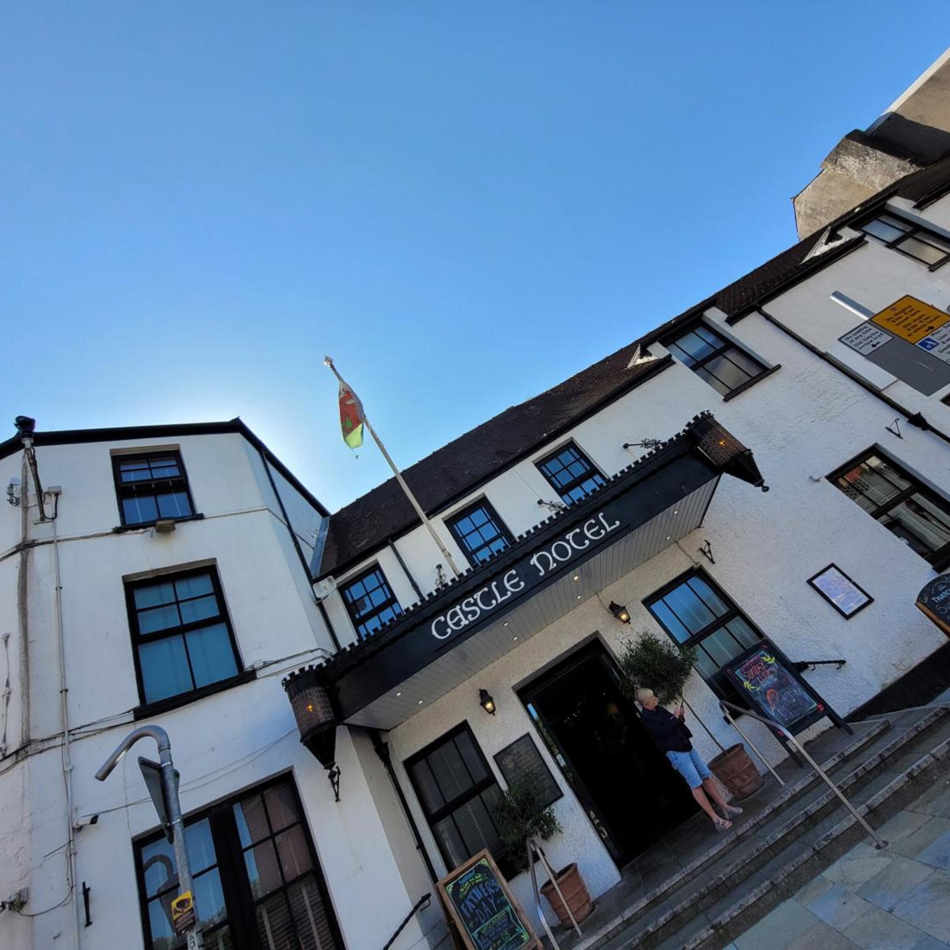 The Castle Hotel Neath 1