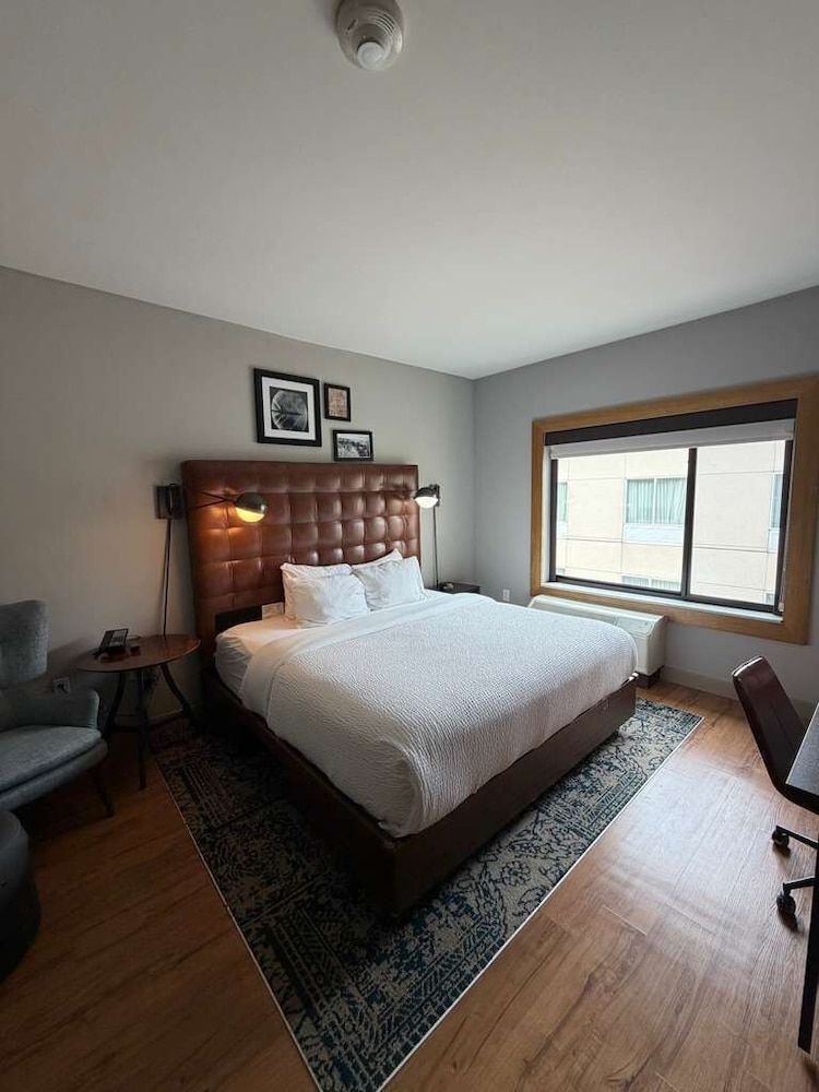 Surface Boutique Hotel, Will Rogers Airport, Fairgrounds, Restaurant & Bar 1