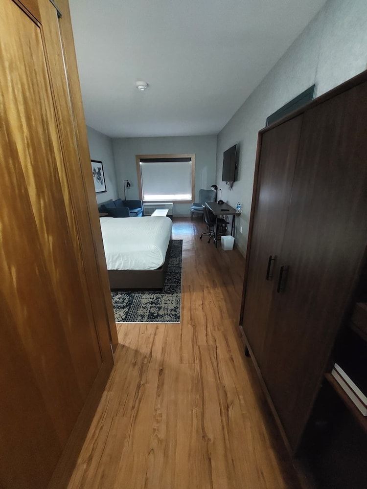 Surface Boutique Hotel, Will Rogers Airport, Fairgrounds, Restaurant & Bar 2