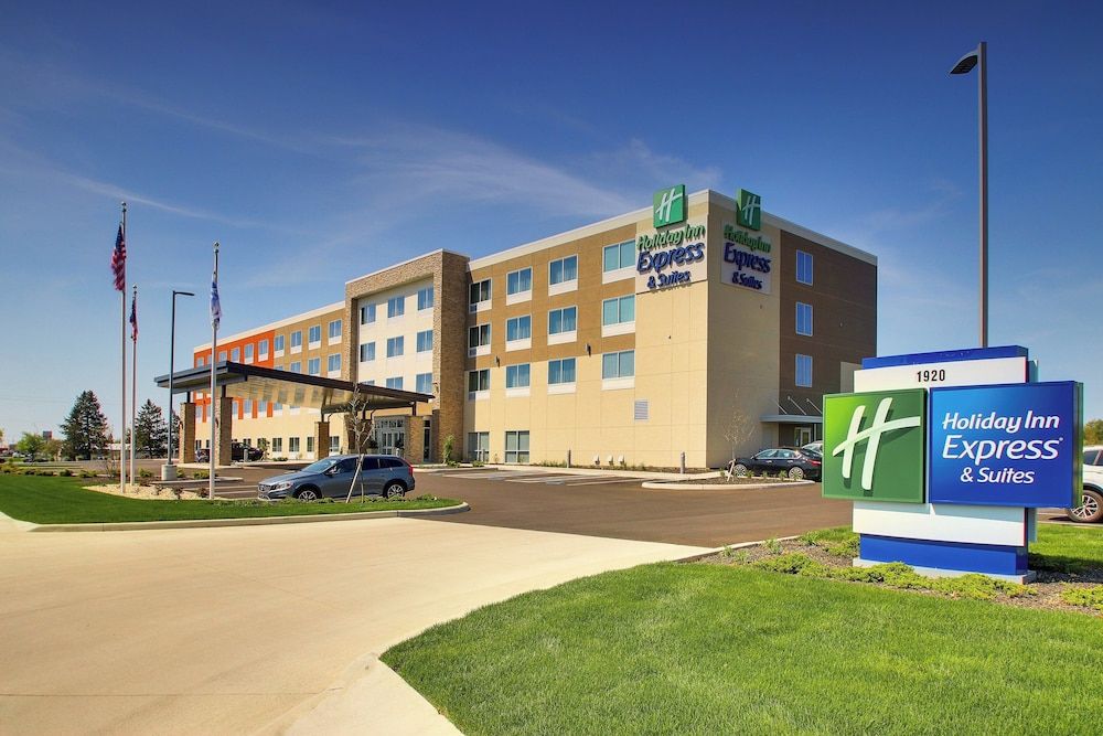 Holiday Inn Express & Suites FINDLAY NORTH by IHG 1