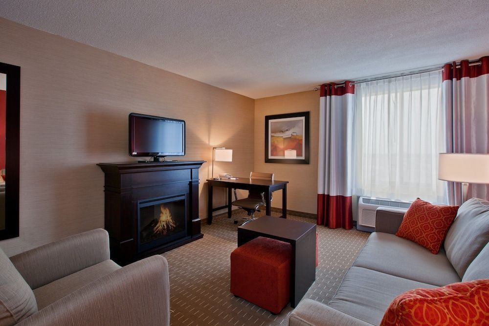 Holiday Inn Express & Suites CHATHAM SOUTH by IHG 1