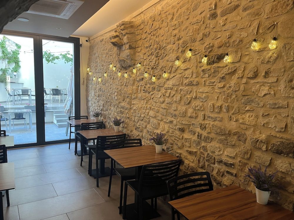 Hostal Universitat 2
