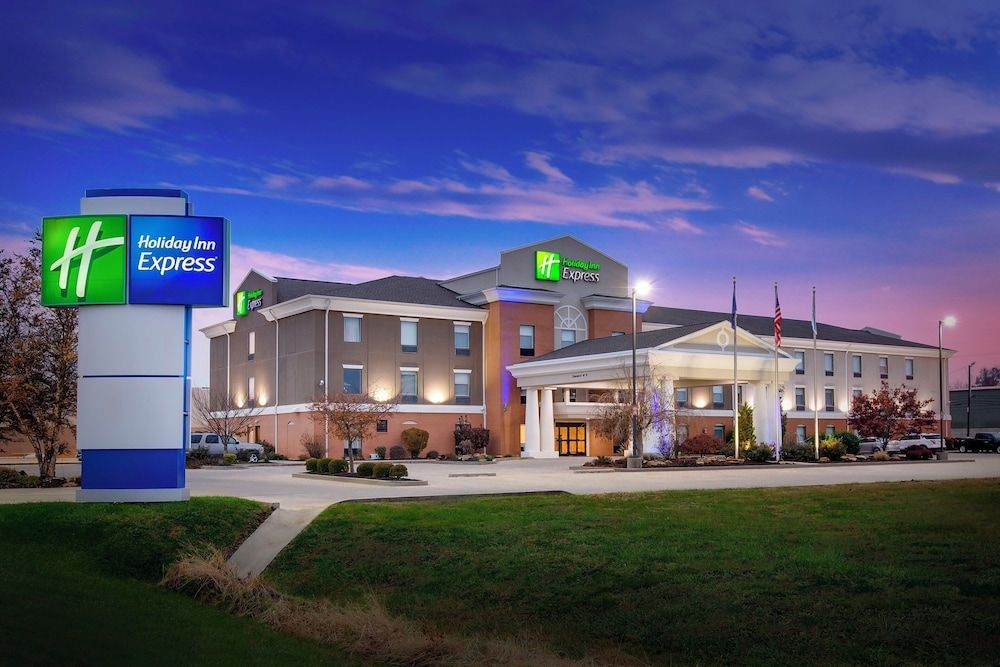 Holiday Inn Express VINCENNES by IHG 1