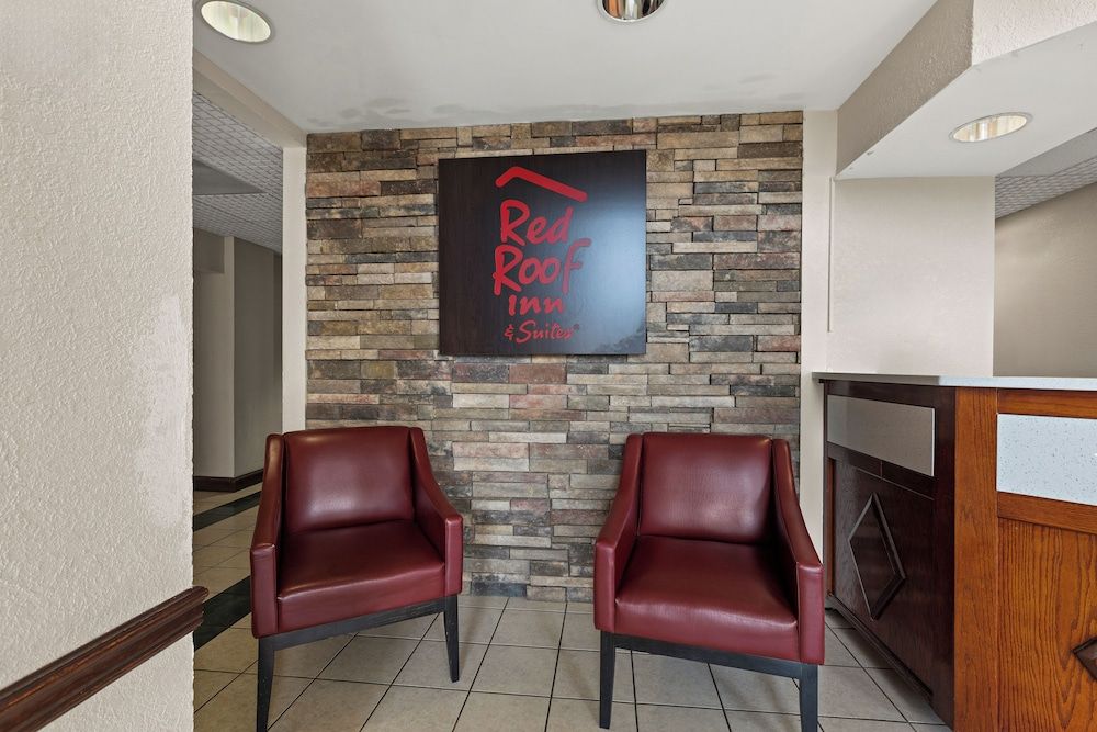 Red Roof Inn & Suites Newnan 2