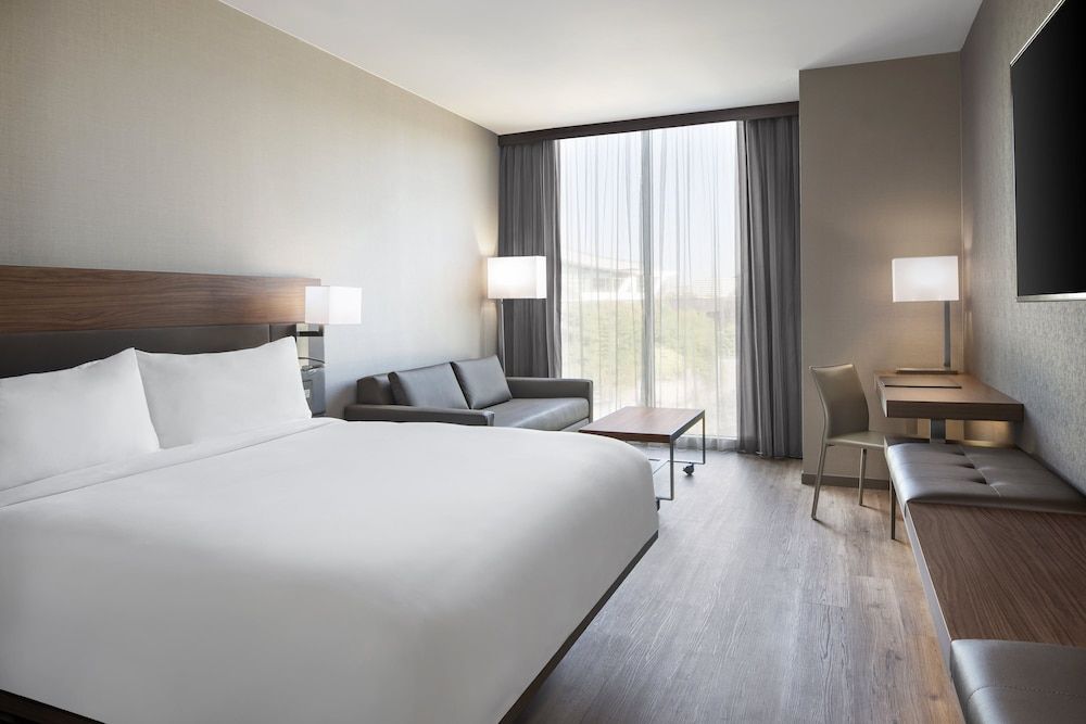 AC Hotel by Marriott Pittsburgh Downtown 1