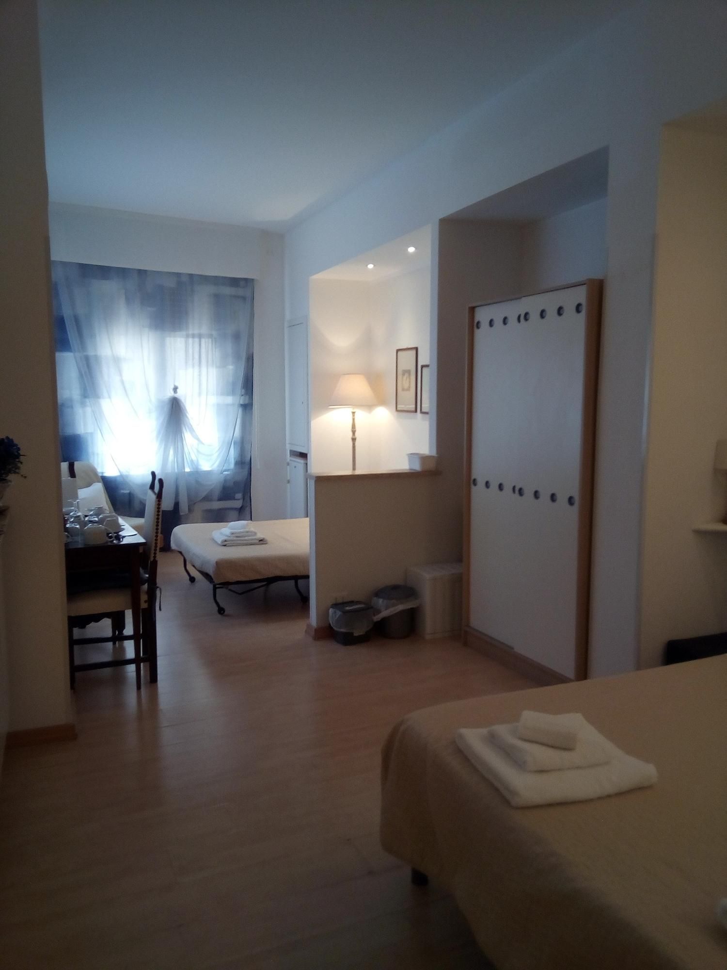 Dreaming Rooms 1
