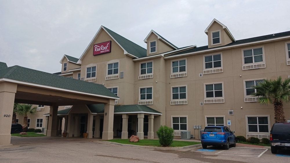 Red Roof Inn & Suites Midland 1
