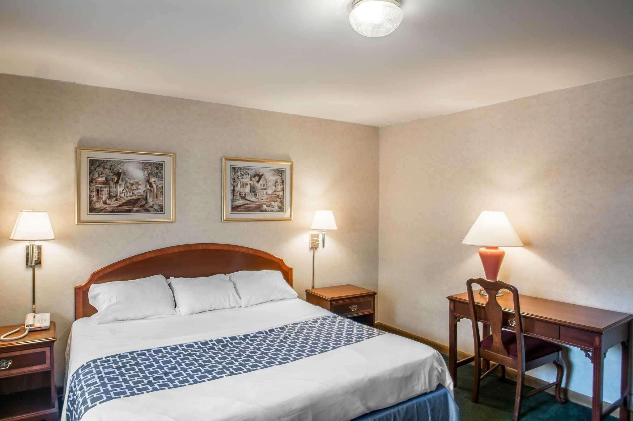 Econo Lodge Hornell 1