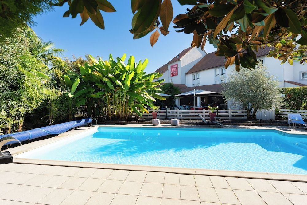 Carré Pau Airport Hôtel 1