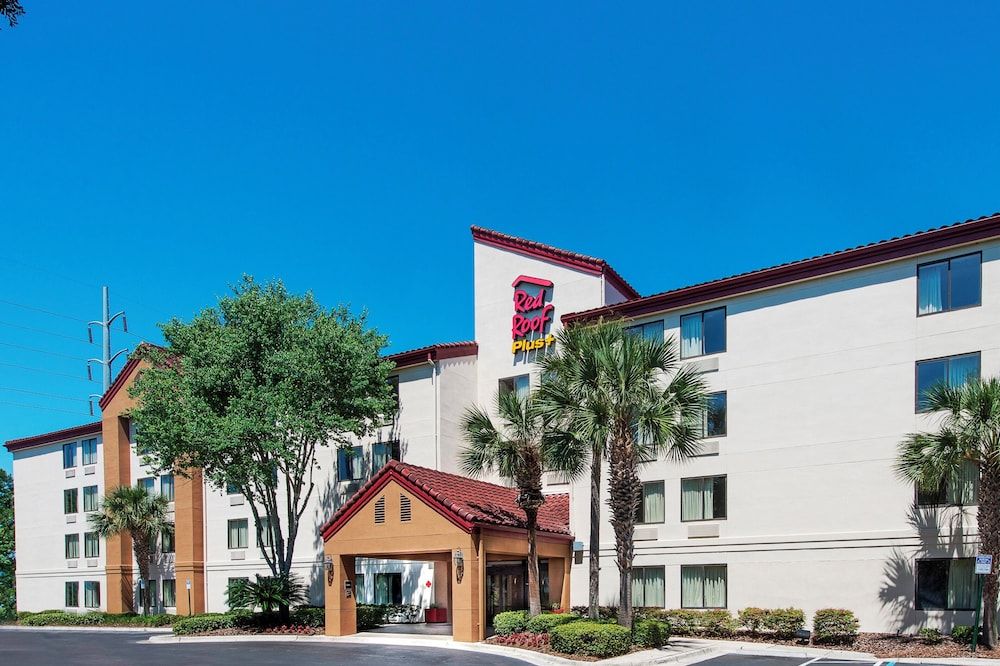 Red Roof Inn PLUS + Gainesville 1