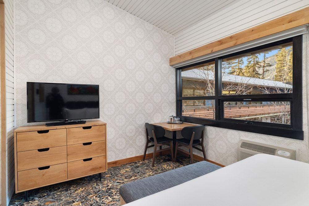 The Dorothy Motel 2