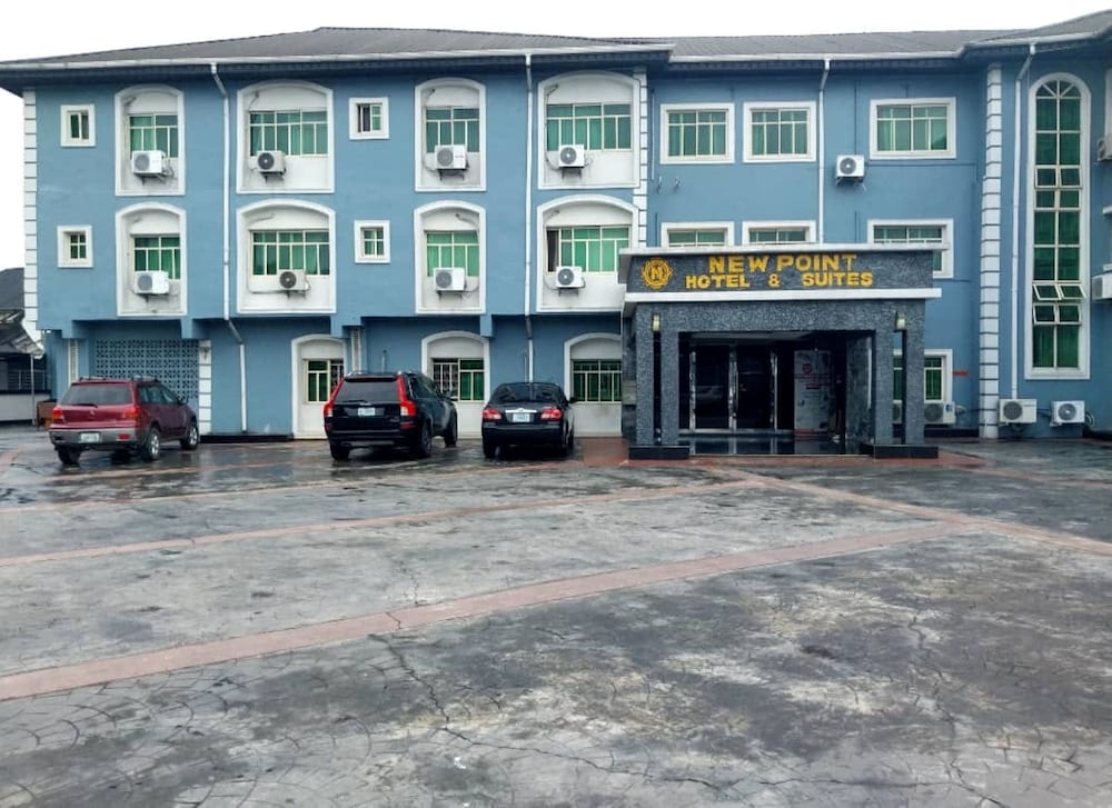 NEW POINT HOTEL AND SUITES 1