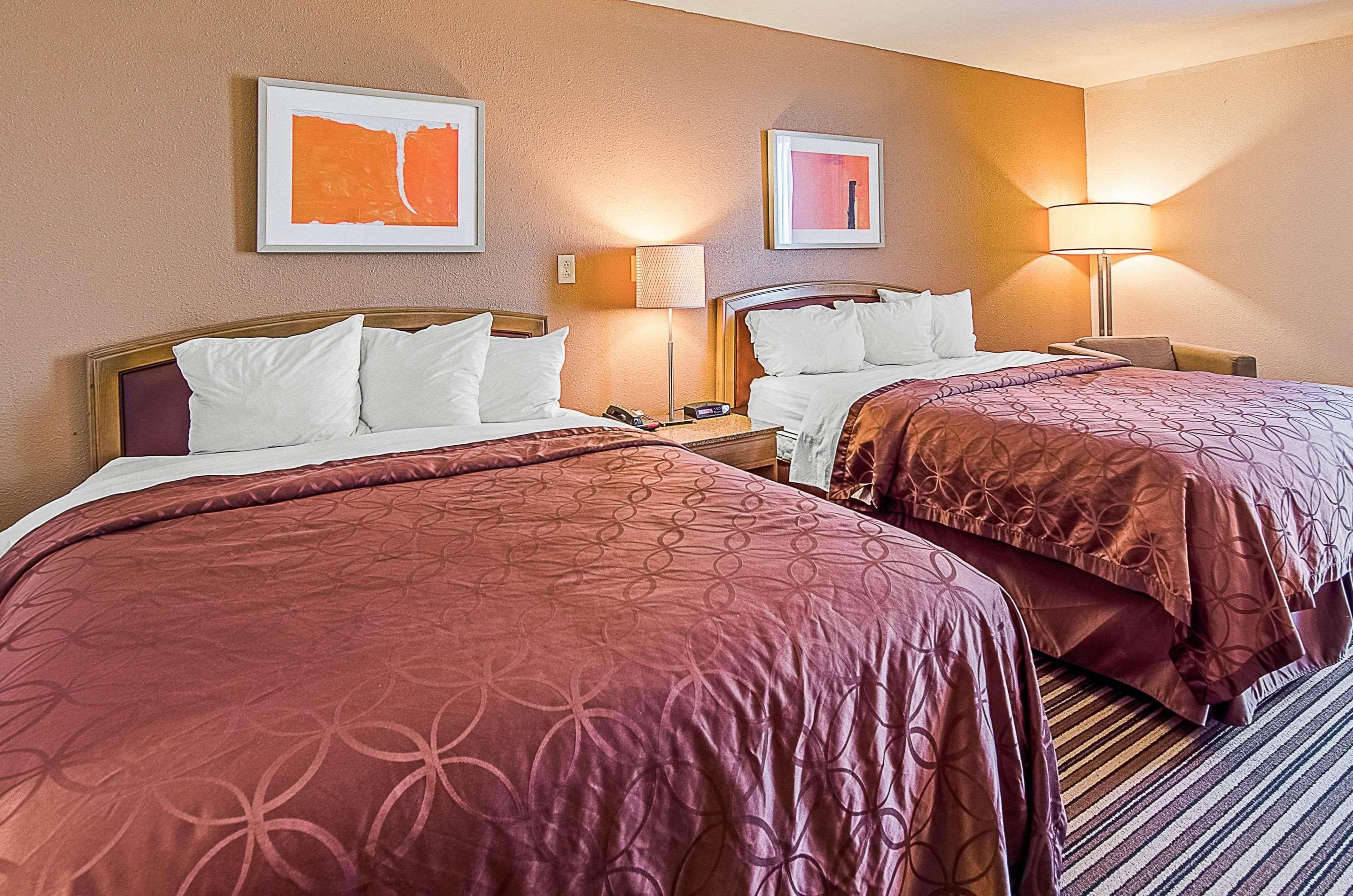 Econo Lodge Inn & Suites Norton - Wise South 1