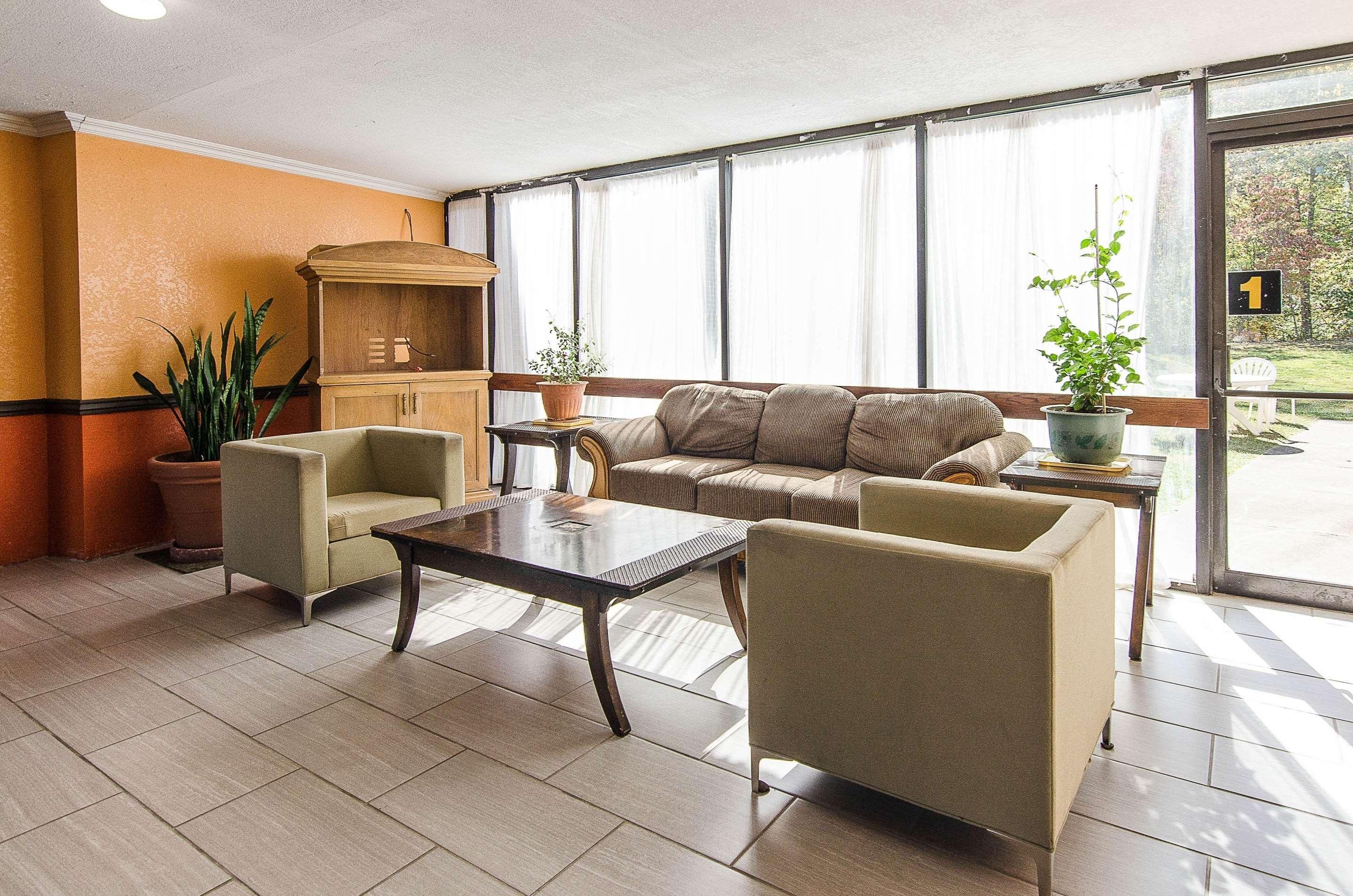 Econo Lodge Inn & Suites Norton - Wise South 2