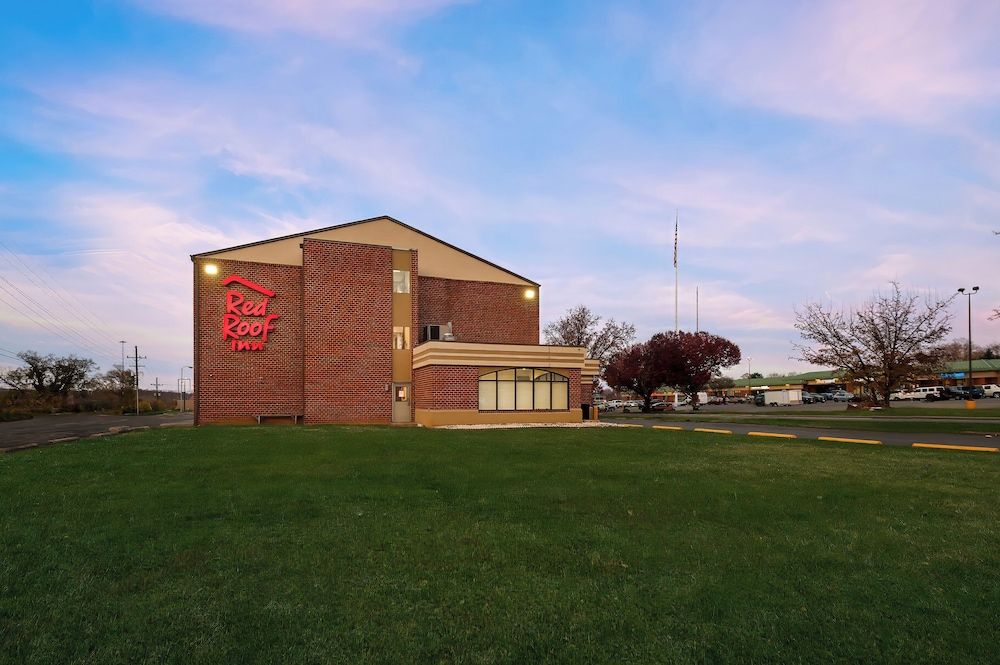 Red Roof Inn Martinsburg 1