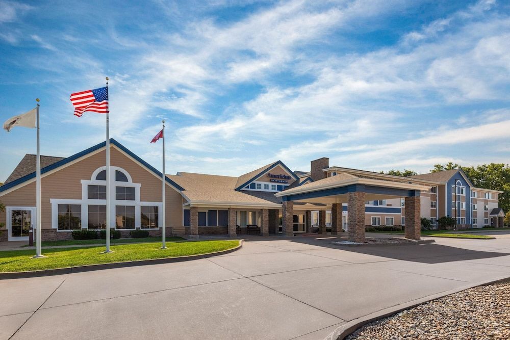 AmericInn by Wyndham Monmouth 1