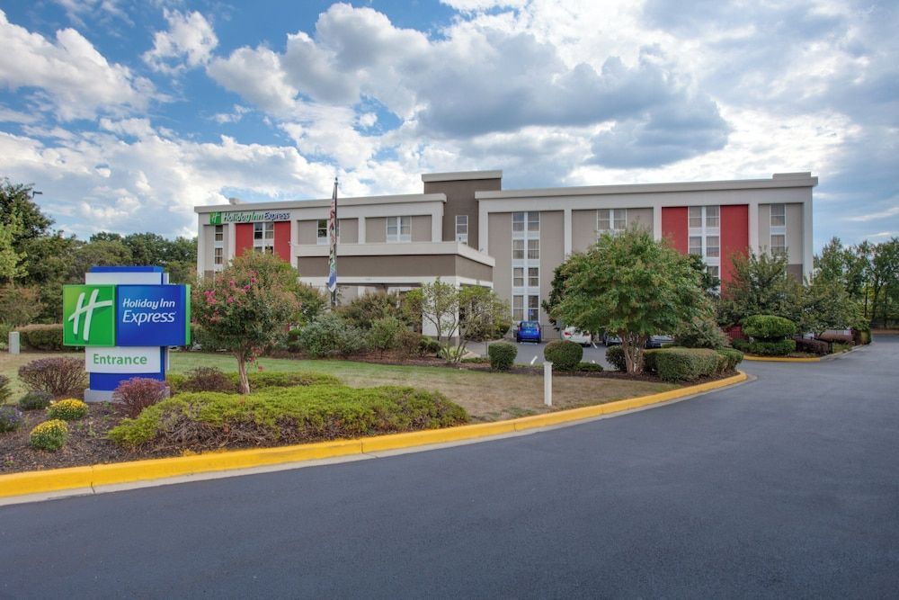 Holiday Inn Express WASHINGTON DC EAST-ANDREWS AFB by IHG 1
