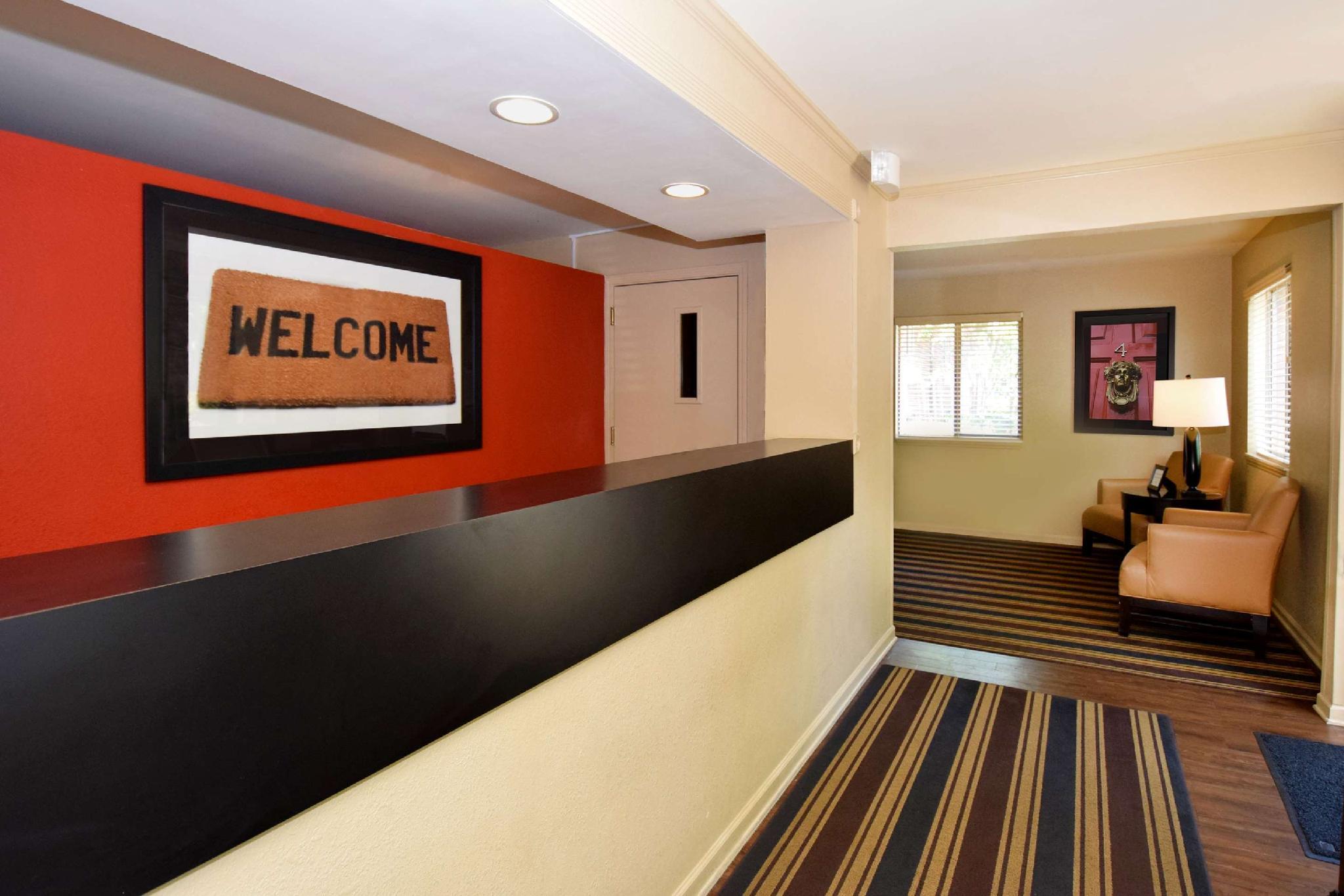 Sonesta Simply Suites Memphis 2