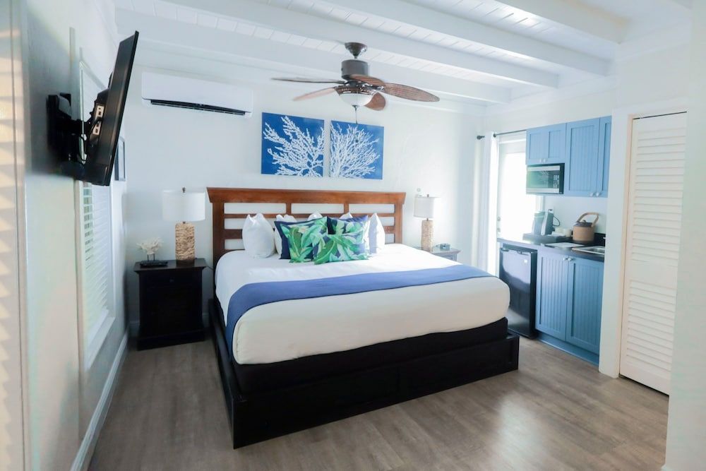 Coconut Palm Inn 2