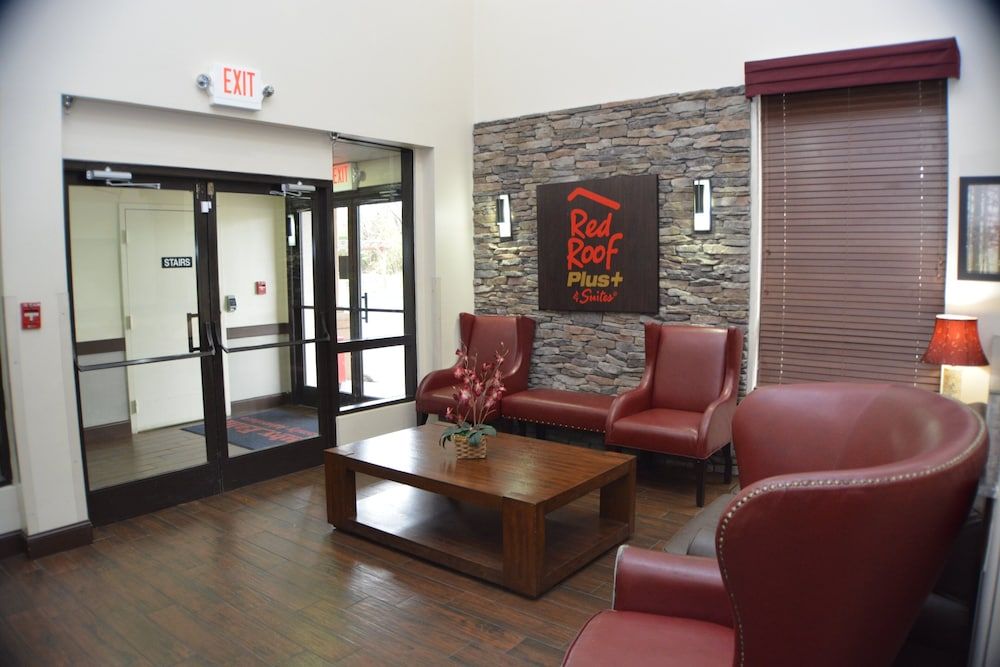 Red Roof Inn PLUS+ & Suites Chattanooga - Downtown 2