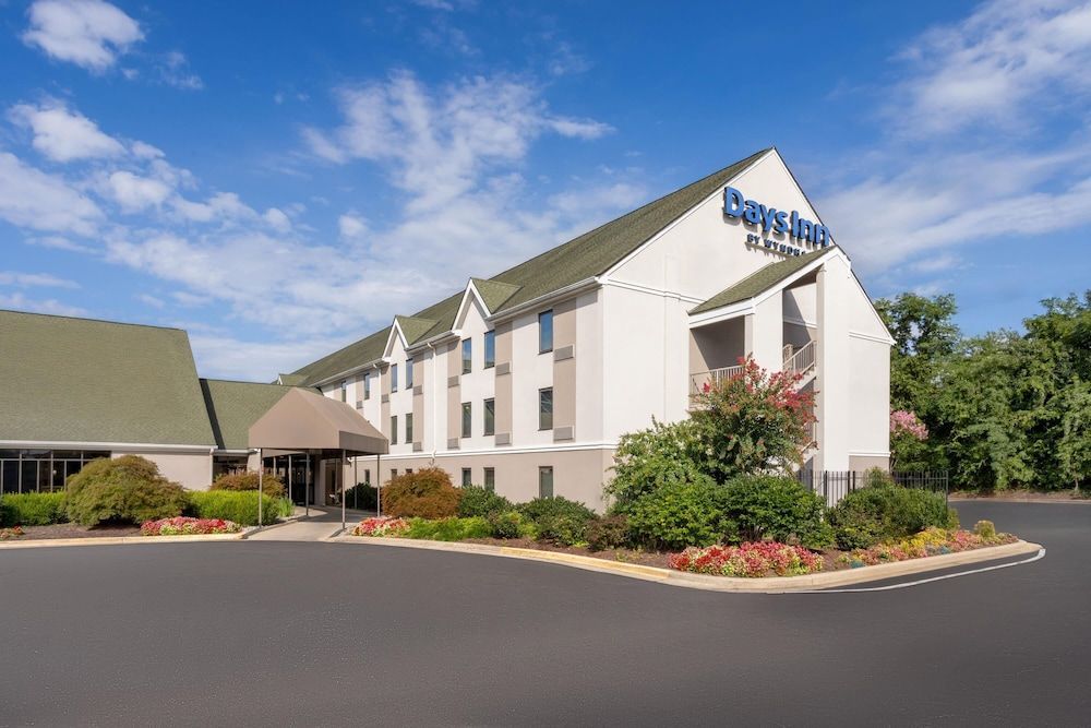 Days Inn by Wyndham Lanham Washington DC 1