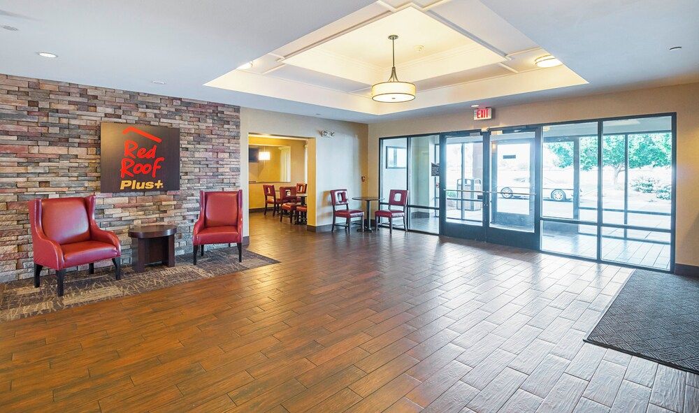 Red Roof Inn PLUS + Phoenix West 2