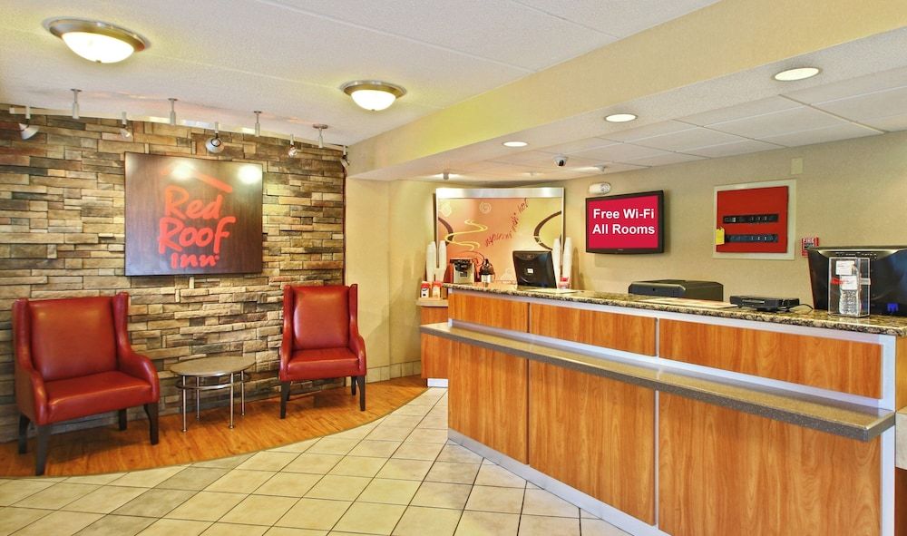Red Roof Inn Greensboro Coliseum 2