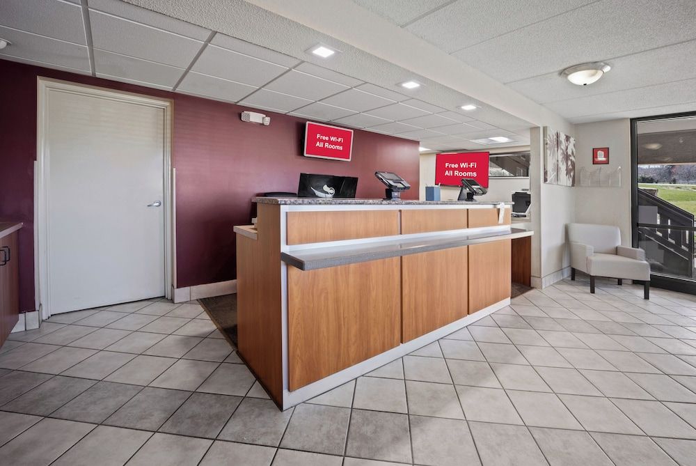 Red Roof Inn Greensboro Airport 2