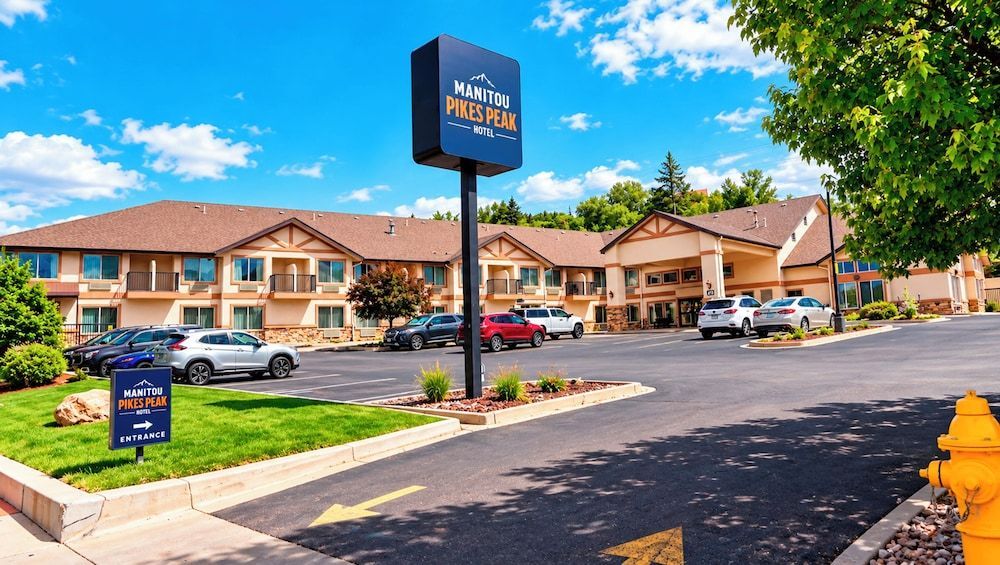 Manitou Pikes Peak Hotel 1