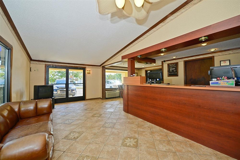 Americas Best Value Inn and Suites Warren Detroit 1