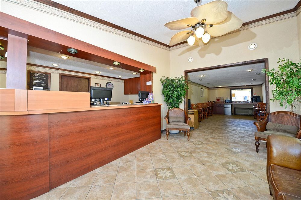 Americas Best Value Inn and Suites Warren Detroit 2