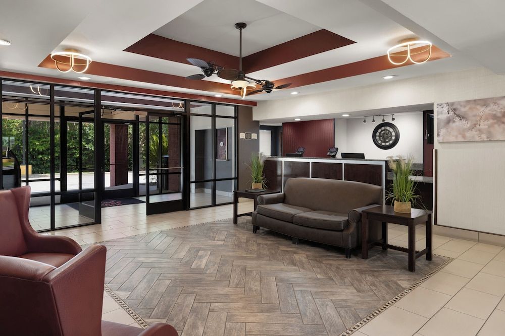 Red Roof Inn & Suites Savannah Airport 2