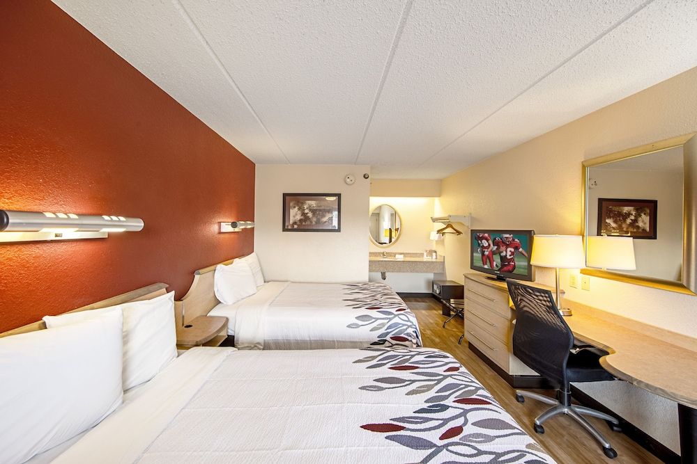 Red Roof Inn Elkhart 1