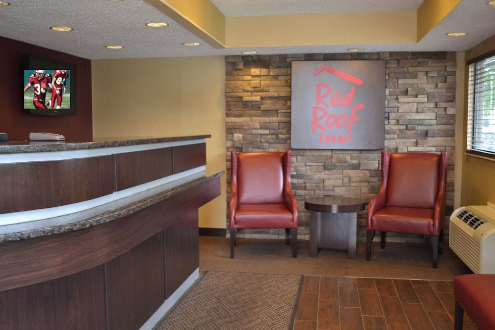 Red Roof Inn Elkhart 2