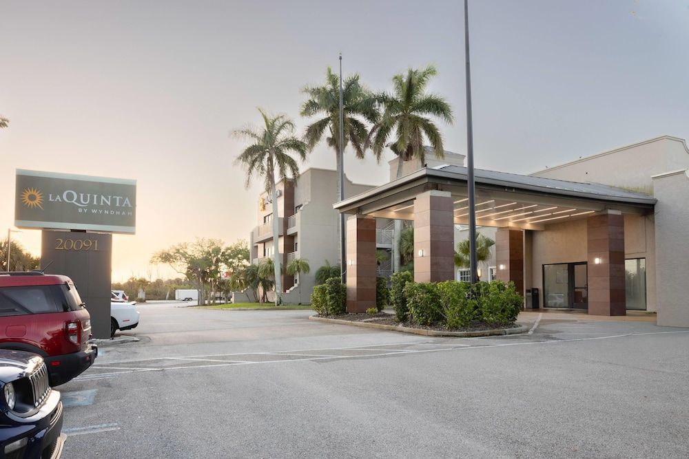 La Quinta by Wyndham Ft. Myers - Sanibel Gateway 1