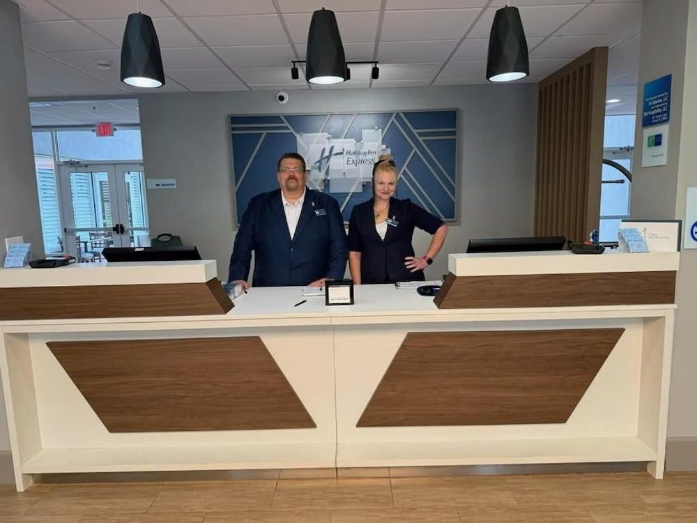 Holiday Inn Express & Suites COCOA by IHG 1
