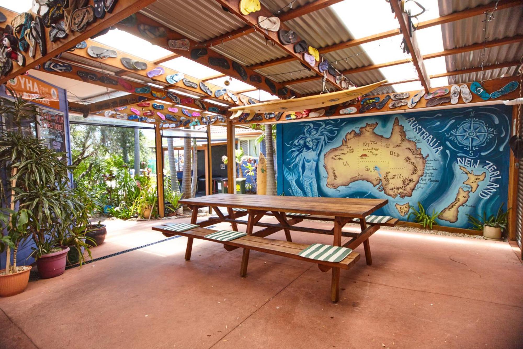 Ozzie Pozzie Backpackers 2