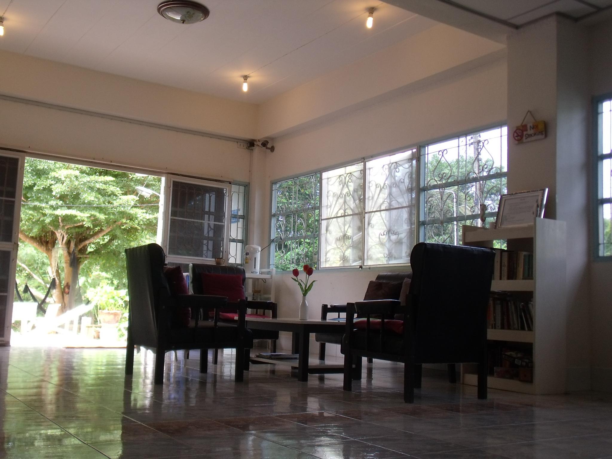 Albatross Guesthouse @ Thungwualaen Beach 2