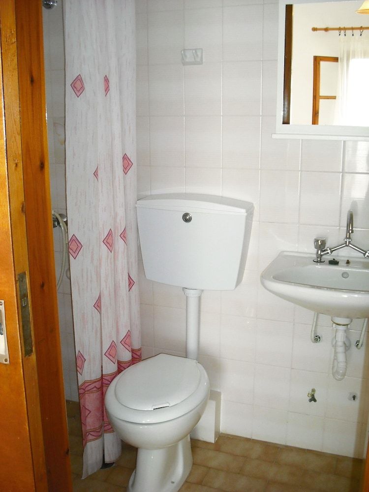 Anastasis Rental Rooms 1