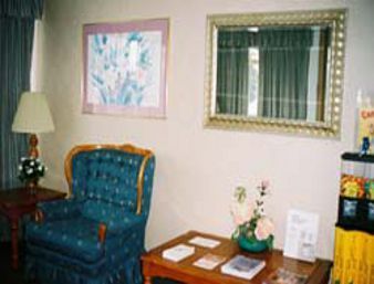 Richmond Inn & Suites Near Dayton I-70 2