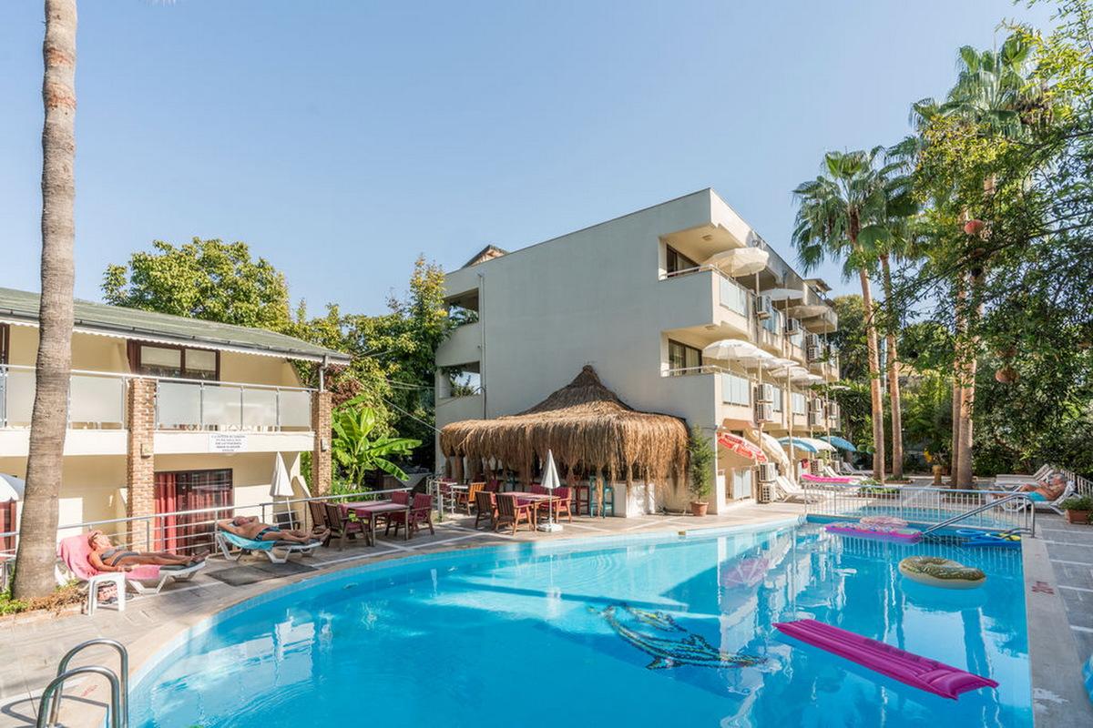 Tropic Beach Club 1