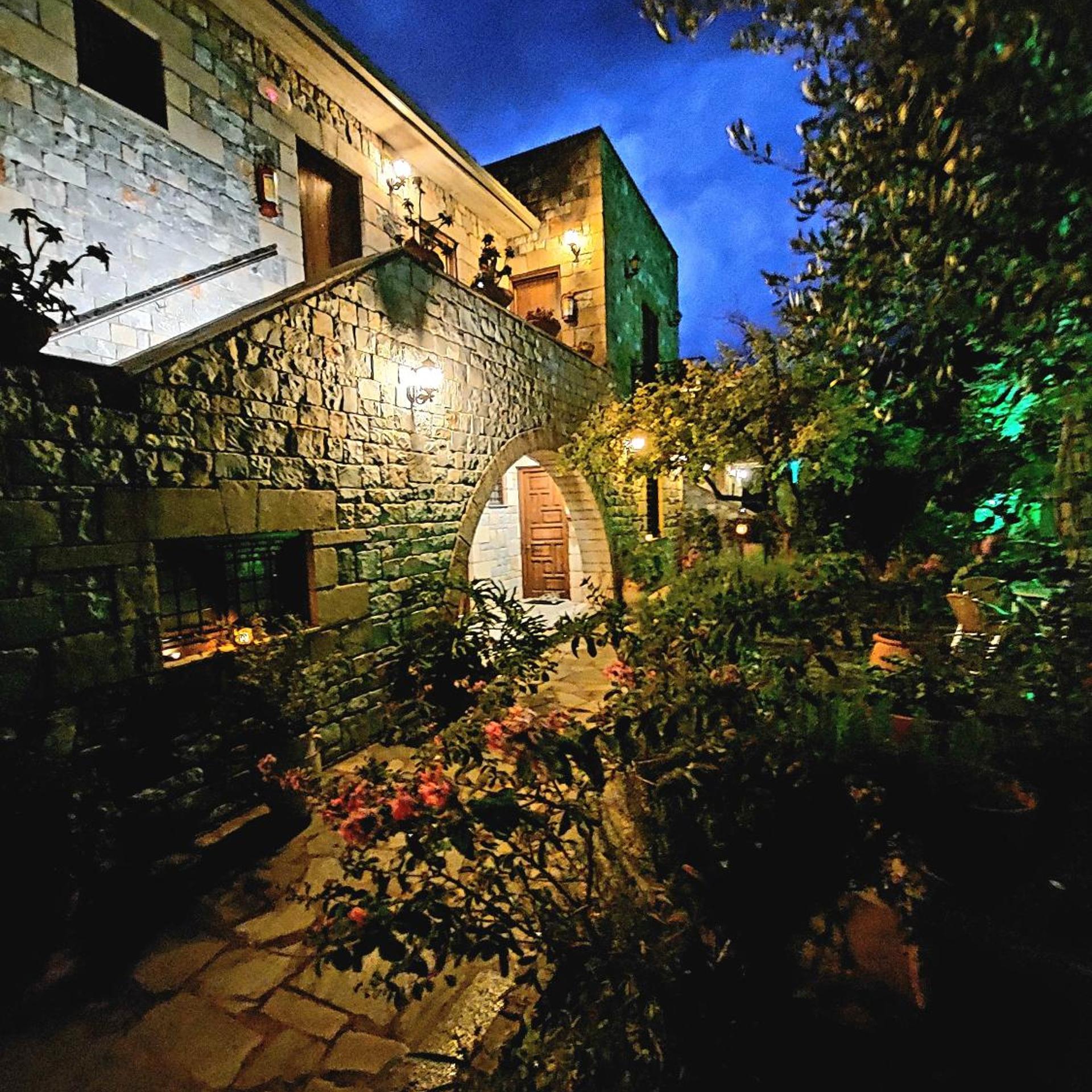 Vardia Hotel 1