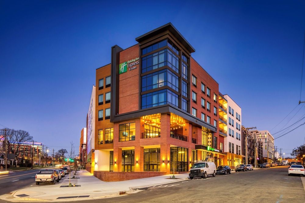 Holiday Inn Express & Suites CHARLOTTE - SOUTH END by IHG 1